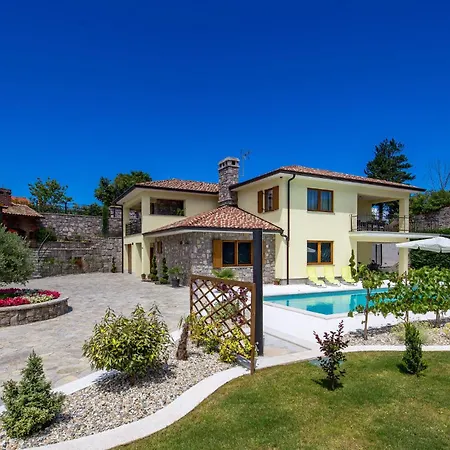 In With House A Panoramic View Holiday home Mucici