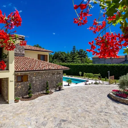 In With House A Panoramic View Holiday home Mucici