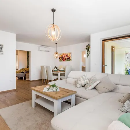 Holiday home In With House A Panoramic View Mucici